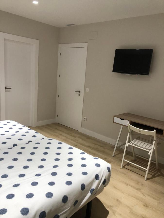 Pension La Castellana Logrono Bagian luar foto